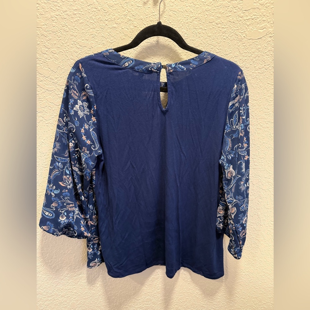 Papermoon Navy Floral Keyhole Top with 3/4 Sleeves - Picture 3 of 4